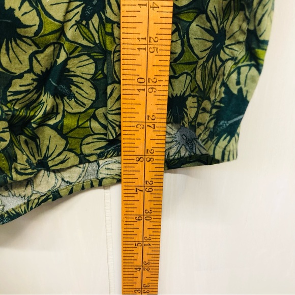NWT Hawaiian Shirt green hibiscus flower pattern size med. Amazon Essentials - Picture 10 of 11